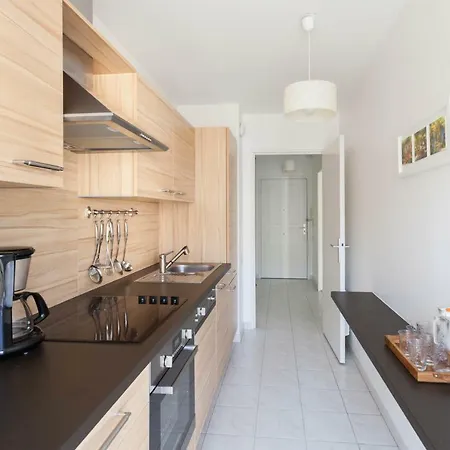 2kh Komnatnaia Kvartira V Zhuan Le Pen, Pliazhi Appartement Antibes
