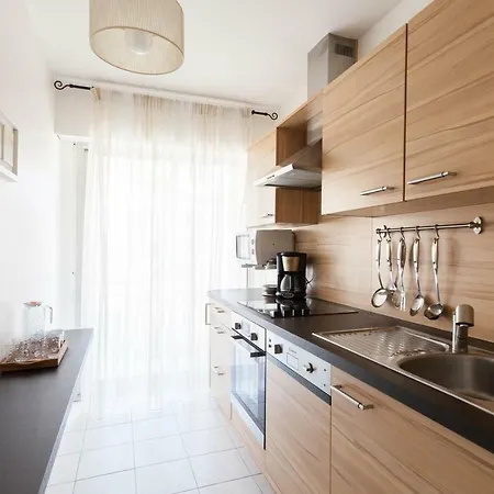 2kh Komnatnaia Kvartira V Zhuan Le Pen, Pliazhi Appartement Antibes